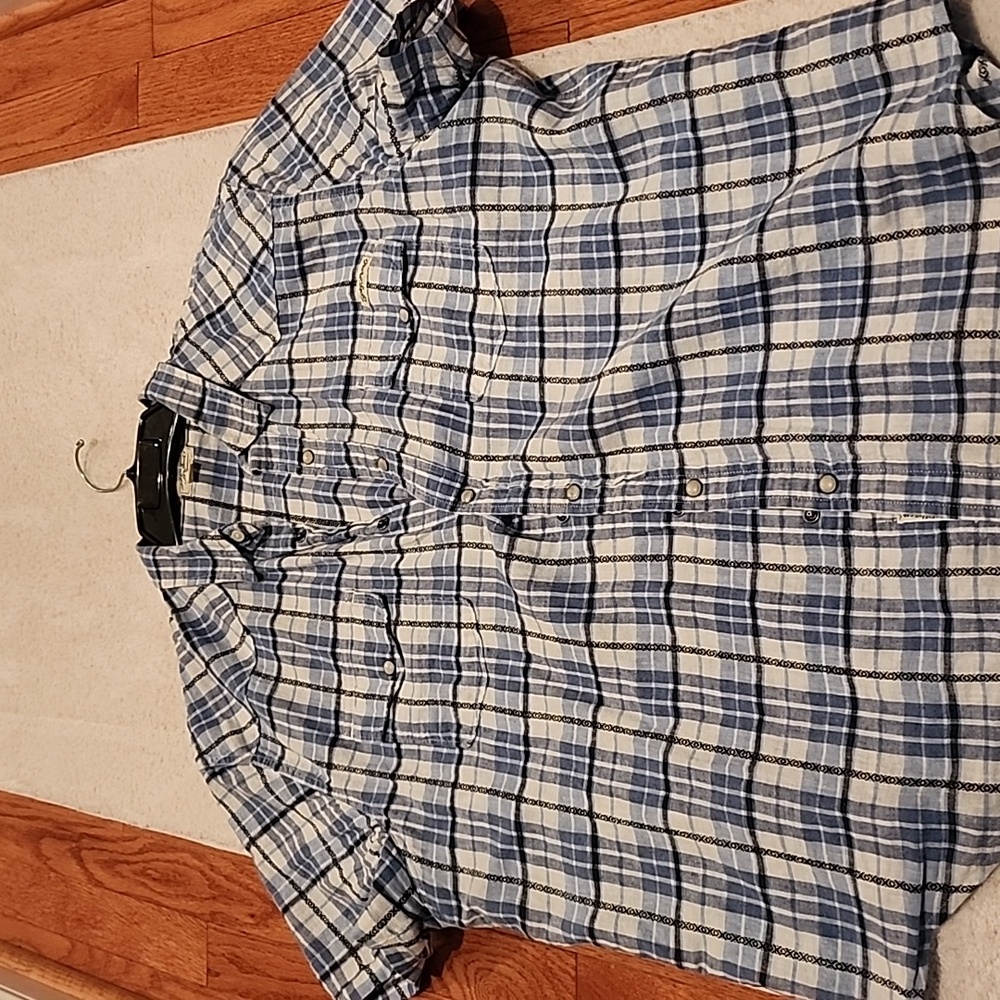 Men's snap buttoned shirt